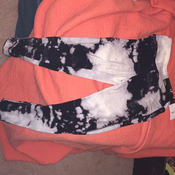 Brand new leggings - Picture 1 of 4